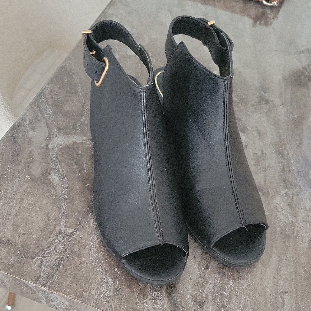 Elegant Black Women's Peep-Toe Shoes